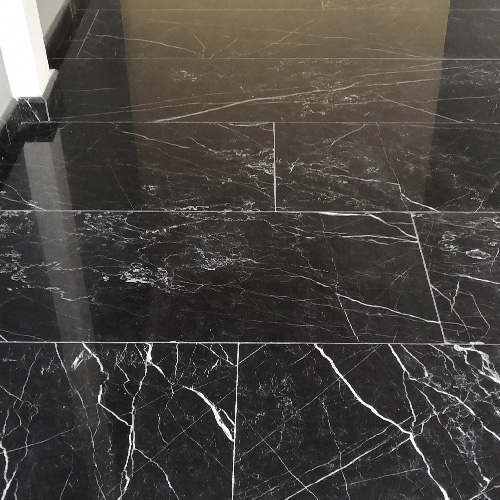 marmol negro marquina