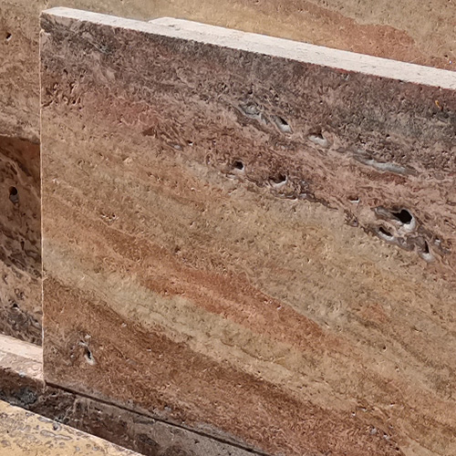 travertino rojo veteado